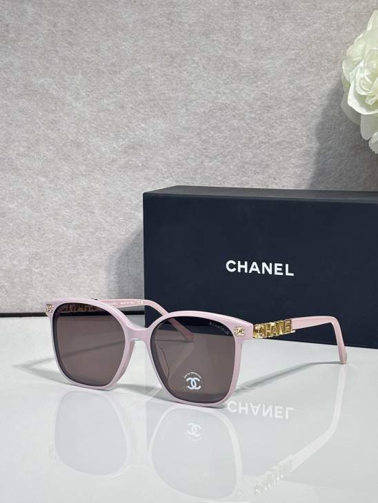 Picture of Chanel Sunglasses _SKUfw79760989fw